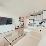 Ocean View Apartment! Pool! Parking! Cs123 * Callao Salvaje